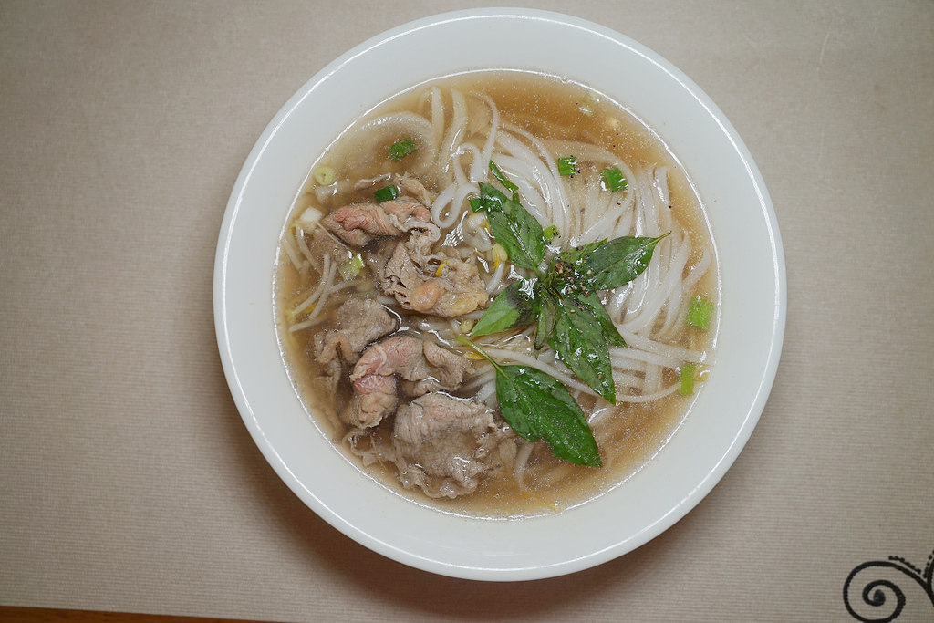 【新竹越南料理推薦】新竹工研院美食好選擇 美味生菜春捲/法國麵包香茅雞肉 明昌越式餐館