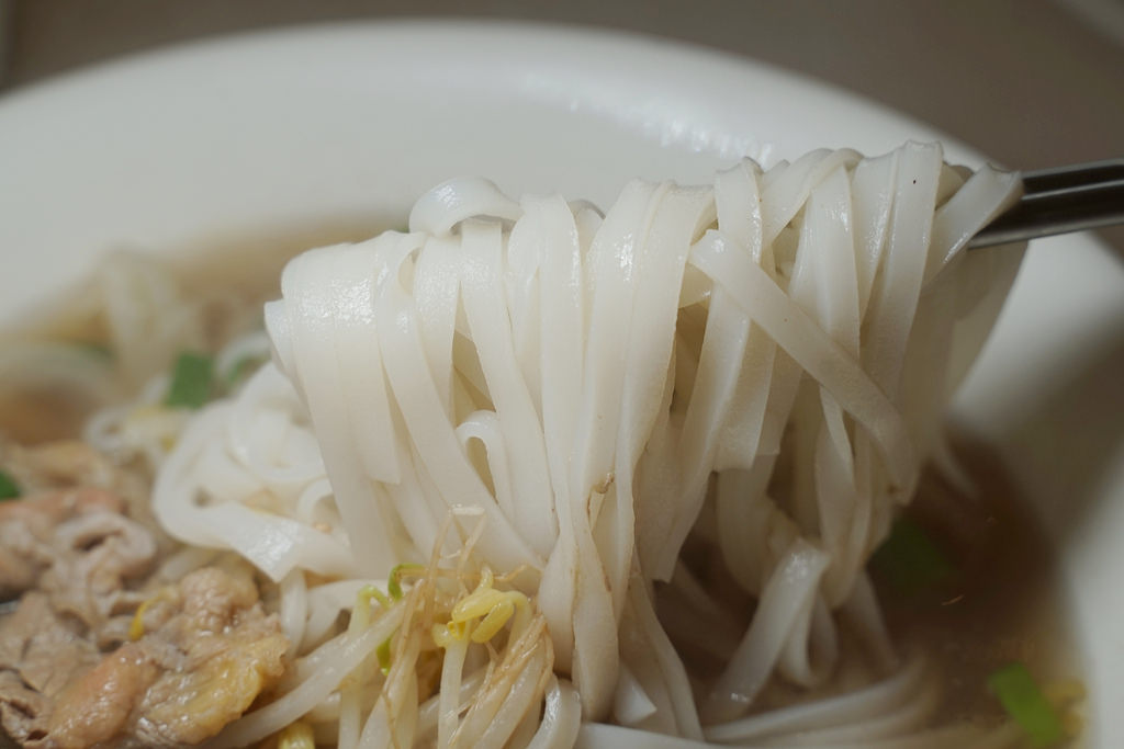 【新竹越南料理推薦】新竹工研院美食好選擇 美味生菜春捲/法國麵包香茅雞肉 明昌越式餐館