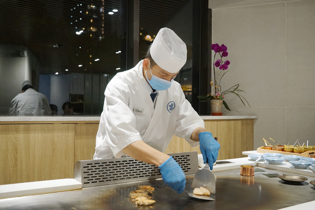 【林口昕境廣場美食推薦】火鍋第一品牌樂多多集團必吃無菜單鐵板燒 明水然樂林口昕境店