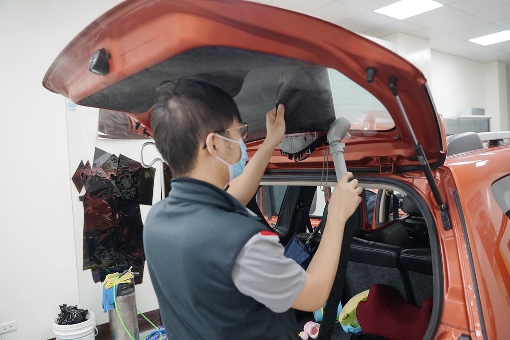 【桃園汽車隔熱紙推薦】Llumar龍膜隔熱紙 世界最大隔熱紙生產製造廠 宏昇汽車玻璃隔熱紙