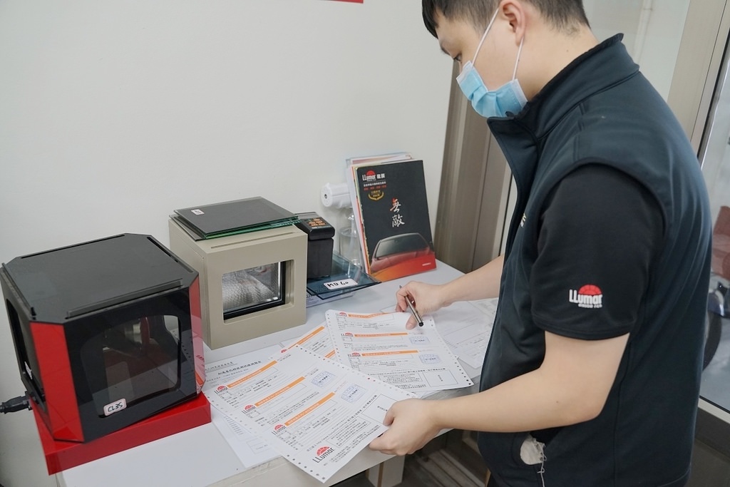【桃園汽車隔熱紙推薦】Llumar龍膜隔熱紙 世界最大隔熱紙生產製造廠 宏昇汽車玻璃隔熱紙