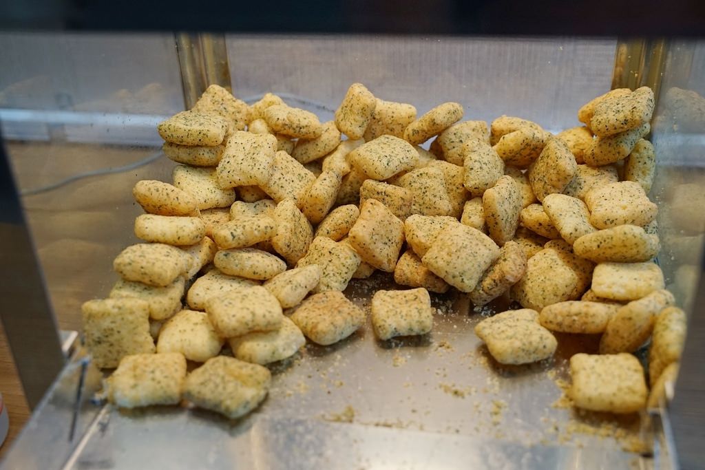 【宜蘭冬山小火鍋推薦】冰淇淋/白飯/胖胖酥/冷熱飲無限量供應吃到飽 美味蒜爆蛤蠣鍋/麻辣奶奶鍋 熊飽MINI平價鍋物冬山店