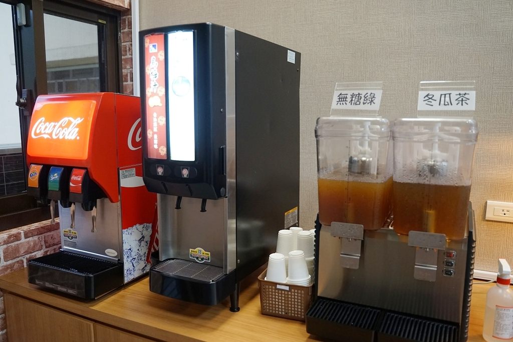 【宜蘭冬山小火鍋推薦】冰淇淋/白飯/胖胖酥/冷熱飲無限量供應吃到飽 美味蒜爆蛤蠣鍋/麻辣奶奶鍋 熊飽MINI平價鍋物冬山店