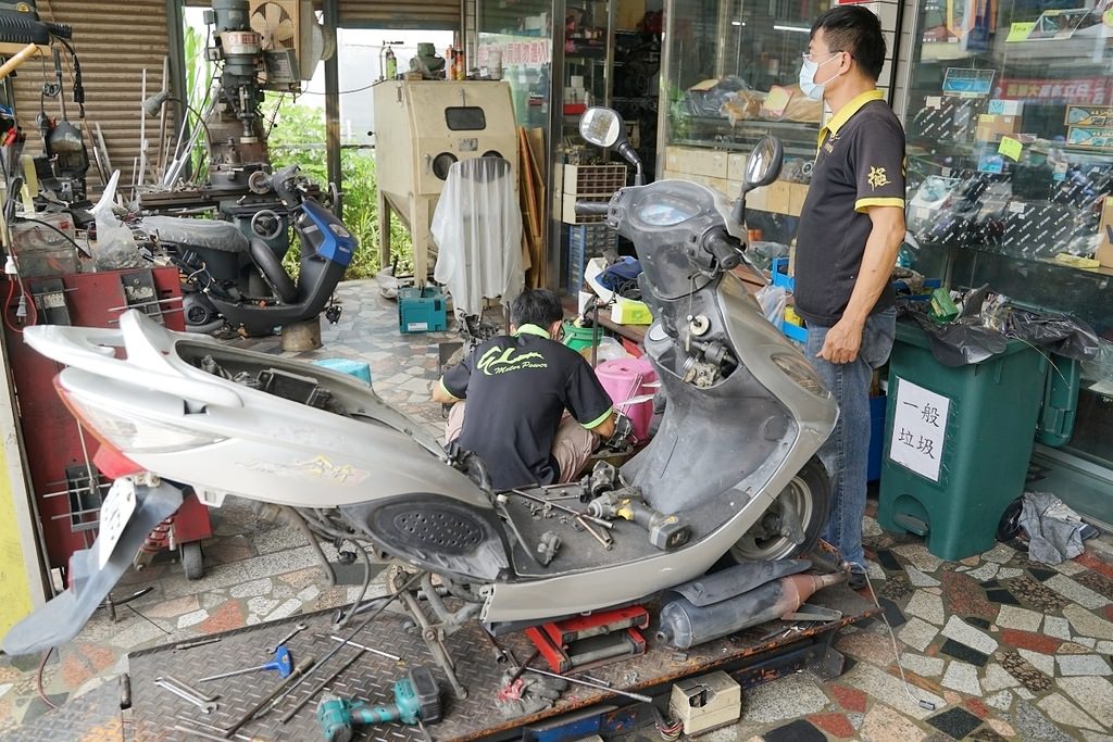 【台南機車材料行推薦】排氣管修改訂做訂製 雷射雕刻機批發教學 金輪動力開發有限公司