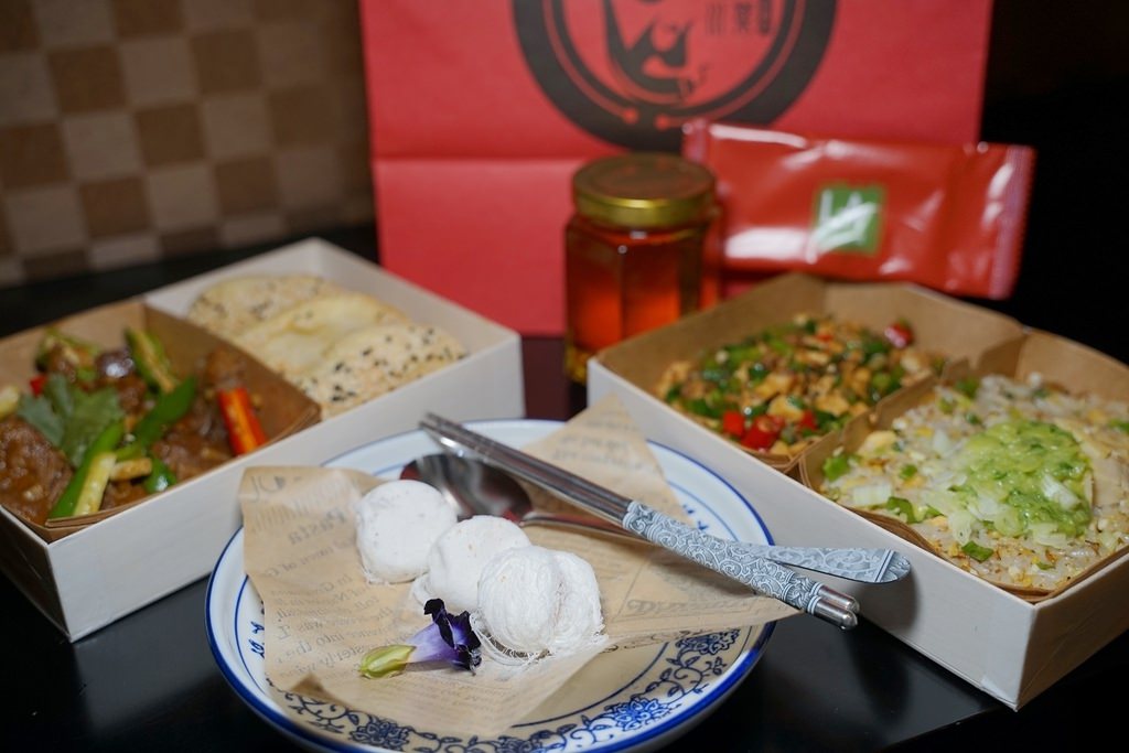 【台南美食外送便當推薦】新式料理手法結合傳統川菜元素 高級防疫餐盒 LA時尚川菜永康店