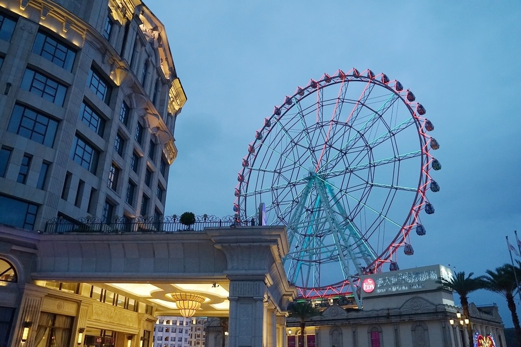 【高雄五星級飯店推薦】豪華家庭房窗外就是摩天輪 室內水療池/兒童遊戲室/健身房通通有 高雄義大皇家酒店