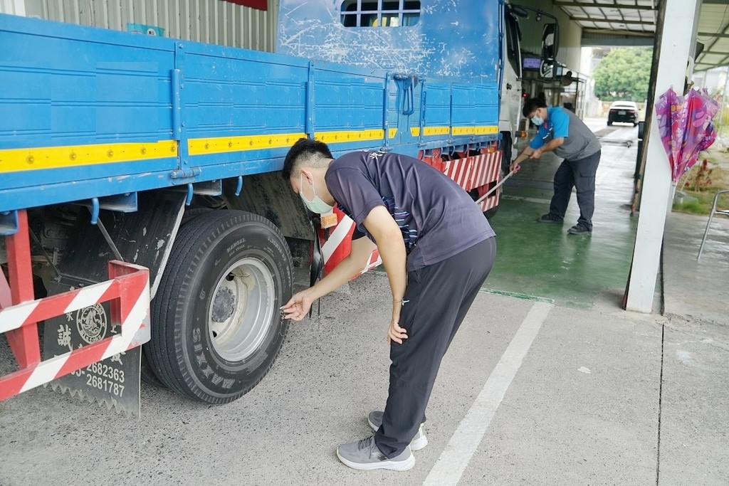 【屏東潮州汽車保養廠推薦】潮州鎮限定代客牽車保養驗車 大小型車定期檢驗好選擇 皇傑汽車檢驗廠