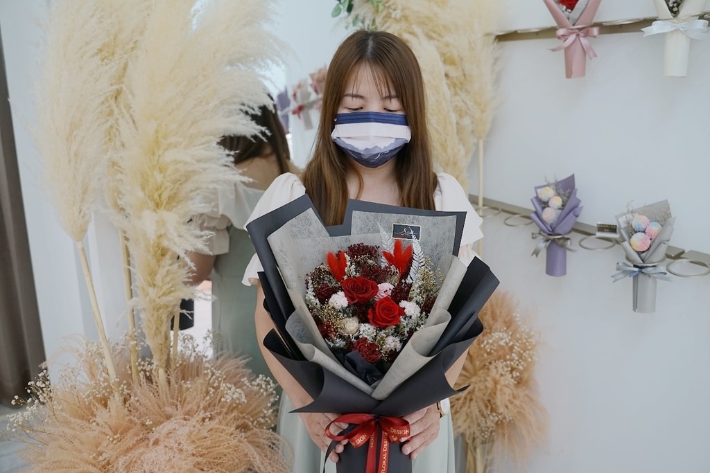 【花蓮禮物店推薦】花蓮花店代客送花好選擇 永生花禮(畢業季/開店/情人節/入新居/結婚) 敘思花藝SÜSSFloralDesign-花蓮中正門市