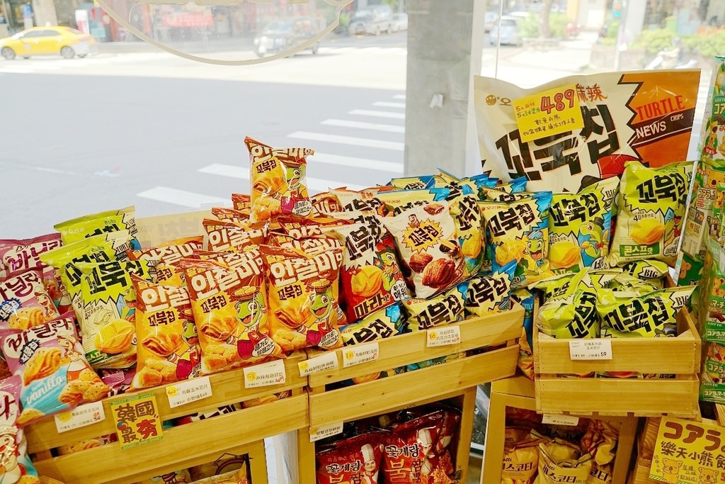 【台中零食專賣店】不用出國也能買到日韓零食 人氣團購進口零食通通有 獅賣特進口零食專賣outlet青海店