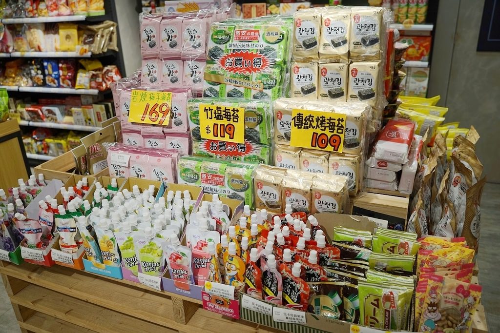 【台中零食專賣店】不用出國也能買到日韓零食 人氣團購進口零食通通有 獅賣特進口零食專賣outlet青海店