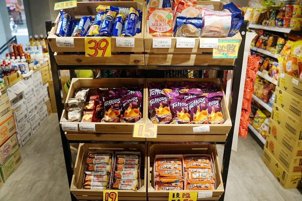 【台中零食專賣店】不用出國也能買到日韓零食 人氣團購進口零食通通有 獅賣特進口零食專賣outlet青海店