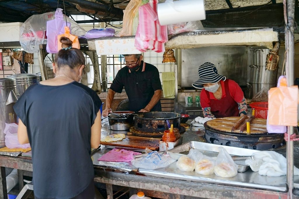 【桃園八德早餐推薦】在地36年老字號排隊老店 手捍古早味蛋餅 新興高中監獄蛋餅