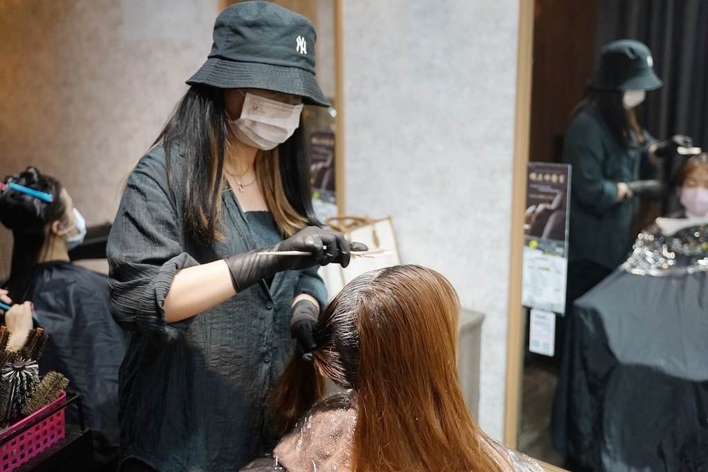 【板橋髮廊推薦】板橋染髮好選擇 女生燙或染不分長短只要1500元 七大界髮廊板橋店