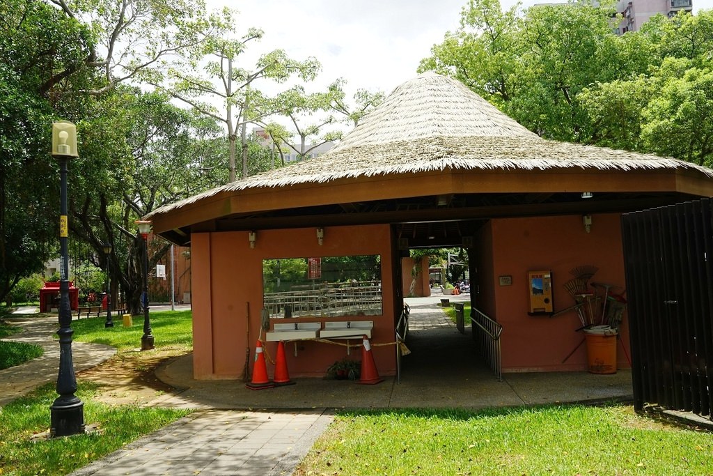 【中壢親子公園推薦】30年歷史忠福公園大變身 土丘滑梯/旋轉陀螺 中壢藝術園區