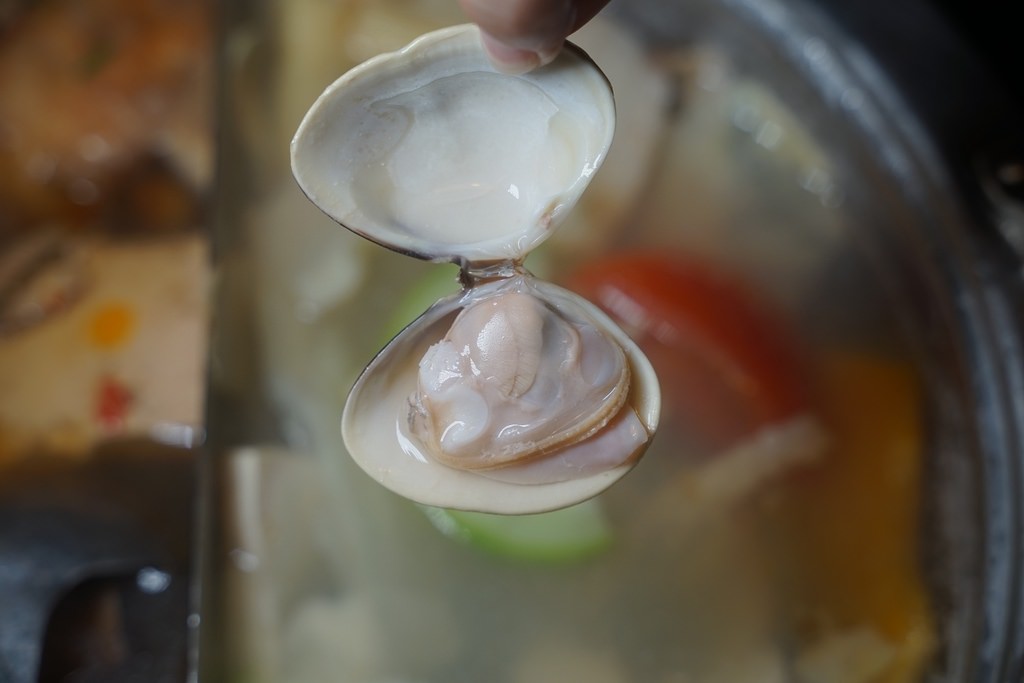 【金門模範街美食推薦】豪華雙人頂級海陸套餐麻辣鴛鴦鍋 美味海鮮肉品燒烤 六合極品海鮮鍋物專門店