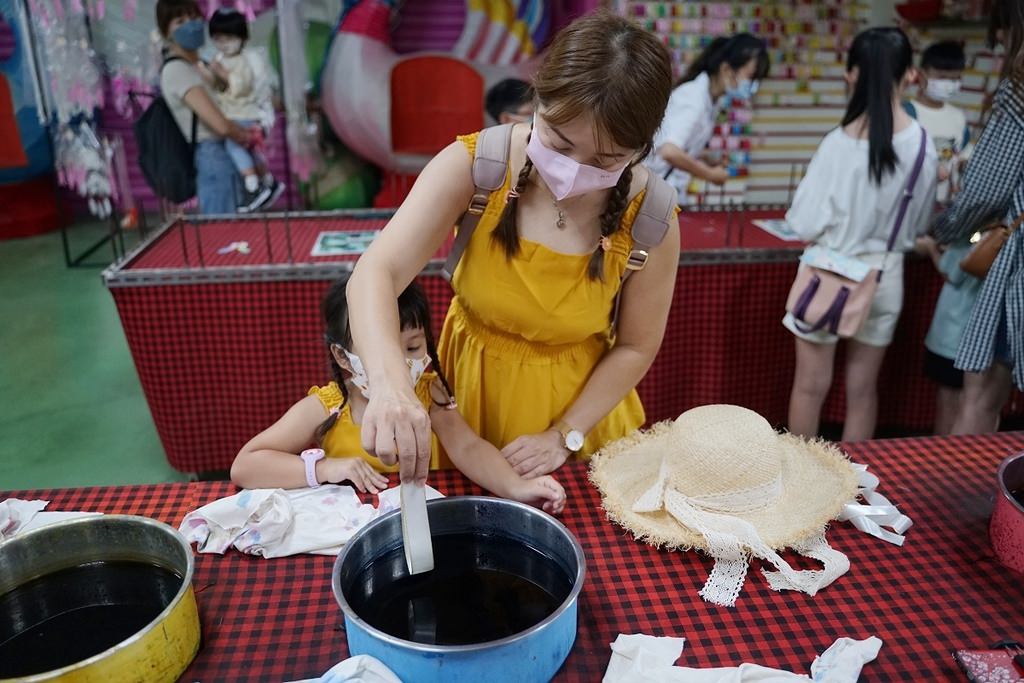 【彰化鹿港免費室內景點推薦】創立於1988年彰化親子旅行好選擇 IG網美拍照打卡必訪 緞帶王觀光工廠