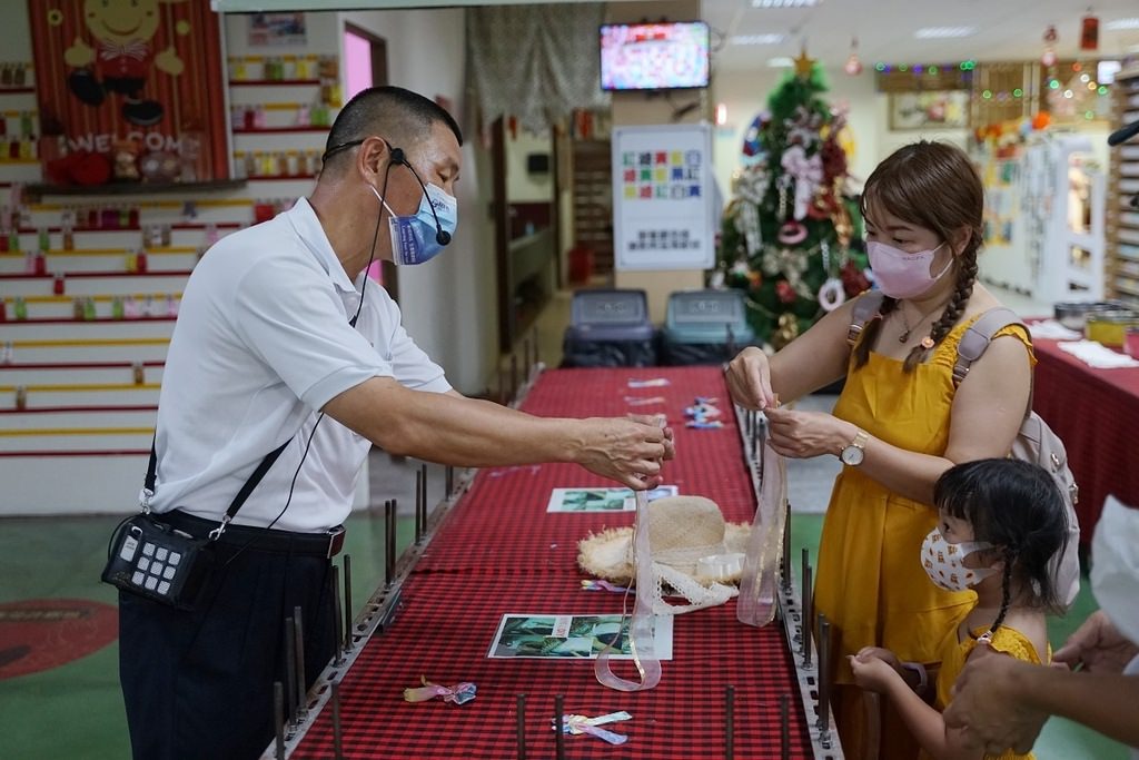 【彰化鹿港免費室內景點推薦】創立於1988年彰化親子旅行好選擇 IG網美拍照打卡必訪 緞帶王觀光工廠