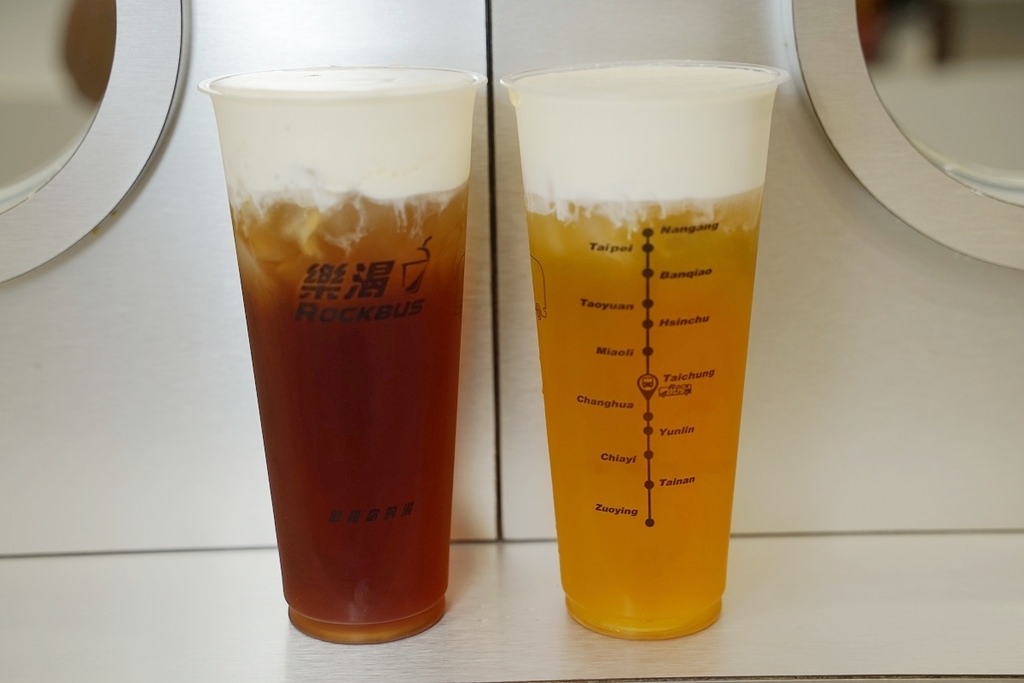 【台中勤美手搖飲料店推薦】誠品綠園道最新開幕買一送一 全台第一間高鐵主題手搖飲 樂渴巴士茶飲店台中勤美店