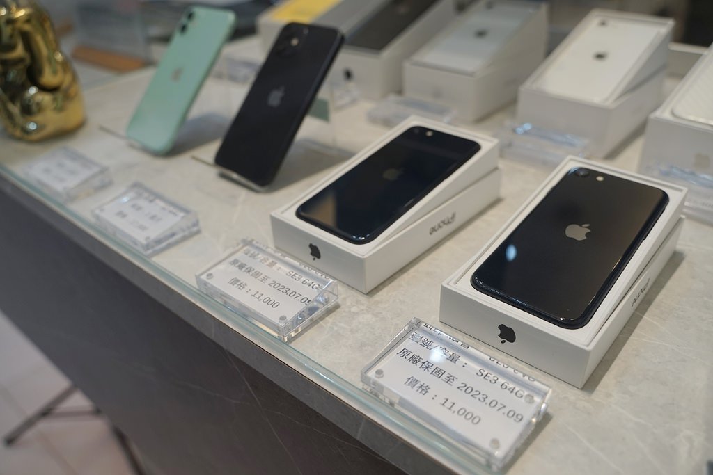 【台中南屯手機維修推薦】 iPhone換電池終身保固 面對面維修快速方便 台中保衛站