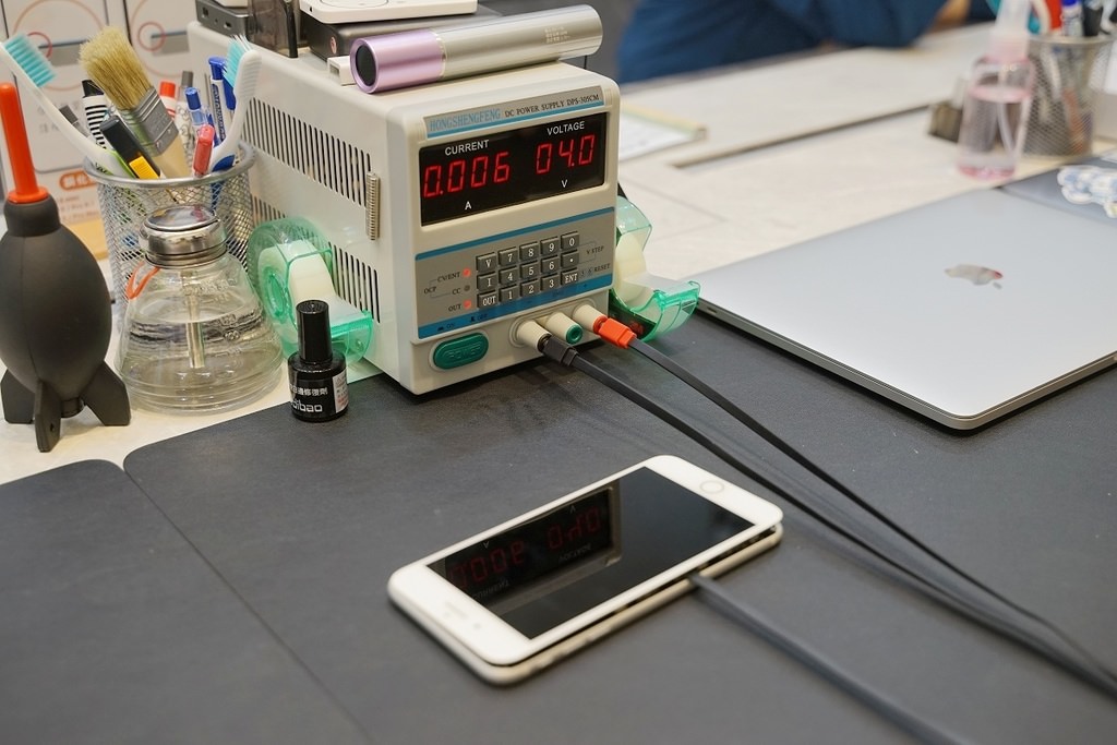【台中南屯手機維修推薦】 iPhone換電池終身保固 面對面維修快速方便 台中保衛站