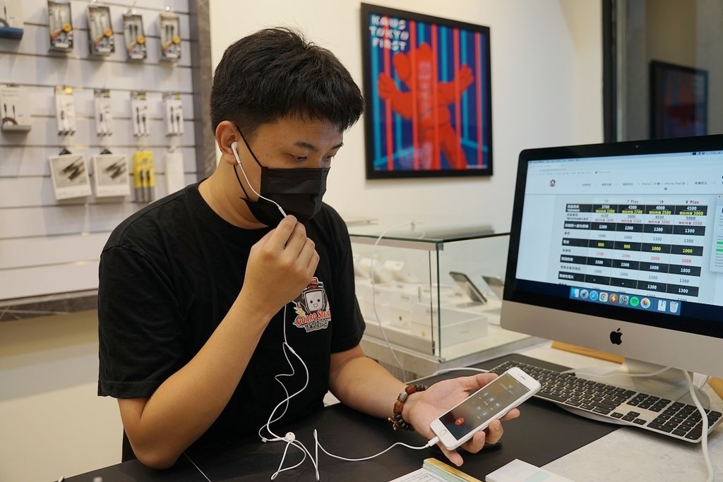 【台中南屯手機維修推薦】 iPhone換電池終身保固 面對面維修快速方便 台中保衛站