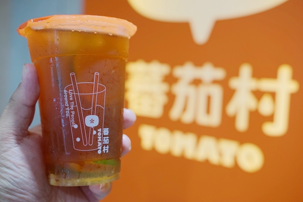 【台中西屯早午餐推薦】中元節飄飄堡限量上市 超酷白色三牲漢堡 蕃茄村西屯烈美概念店