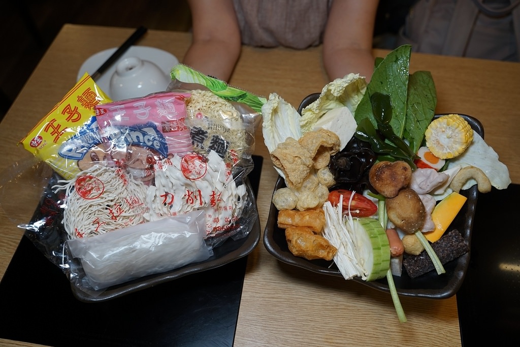 【台北東區火鍋宵夜餐廳推薦】火鍋第一品牌樂多多集團 肉粉FUN暑假感恩回饋 肉多多火鍋大安大安店