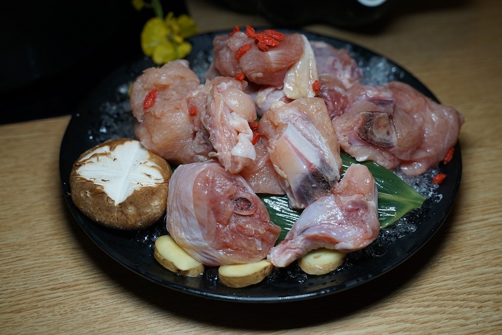 【台北東區火鍋宵夜餐廳推薦】火鍋第一品牌樂多多集團 肉粉FUN暑假感恩回饋 肉多多火鍋大安大安店