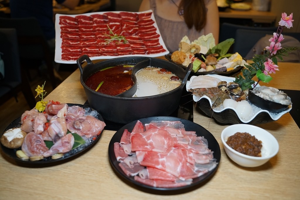 【台北東區火鍋宵夜餐廳推薦】火鍋第一品牌樂多多集團 肉粉FUN暑假感恩回饋 肉多多火鍋大安大安店