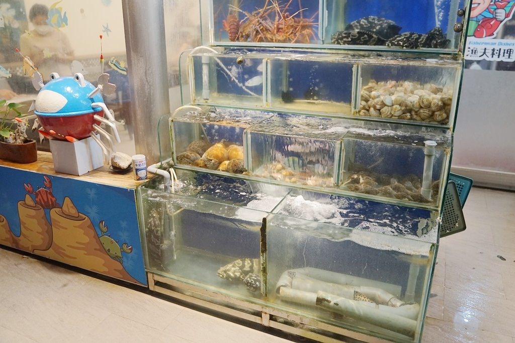 【野柳海鮮餐廳推薦】在地營業超過30年三代老店 自家漁船新鮮漁獲海鮮料理 錦園漁夫料理