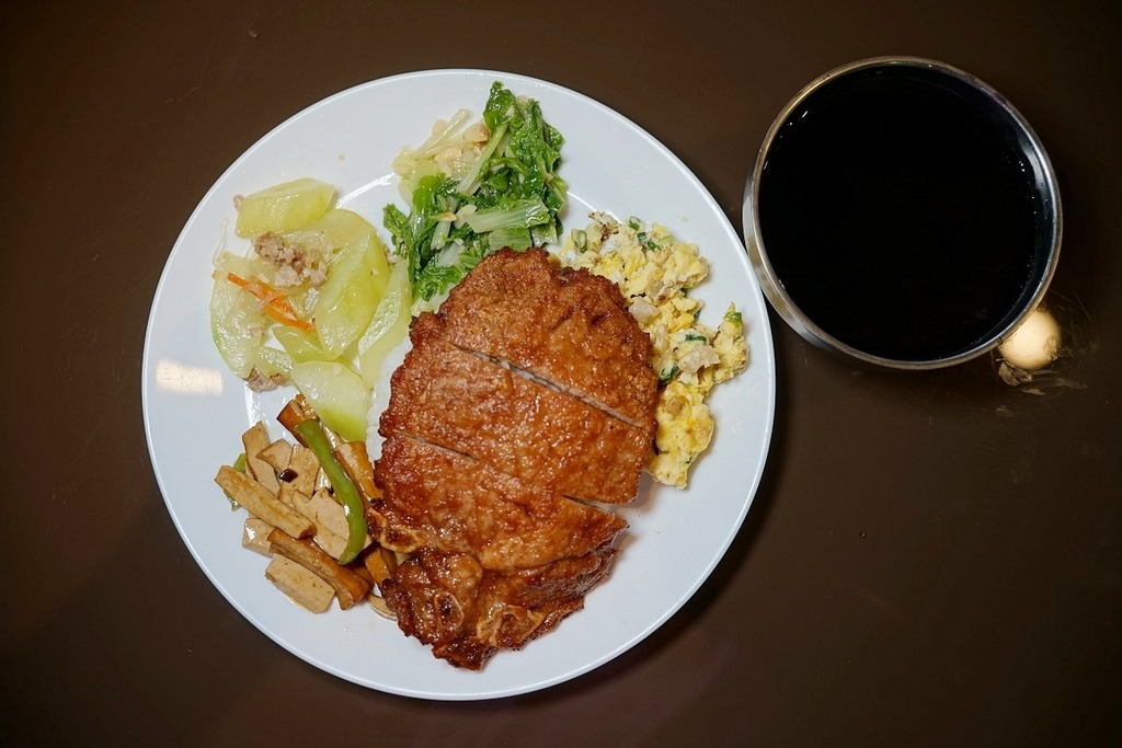 【台北內湖便當推薦】高CP值排骨飯 內用甜湯熱湯喝到飽 小劉排骨飯專賣店