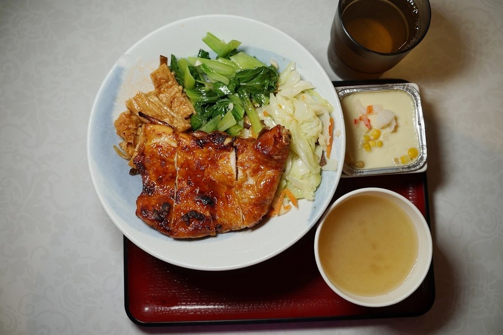 【台北內湖丼飯推薦】美味必點照燒雞腿丼 獨特淋醬黑米 黑米燒肉丼