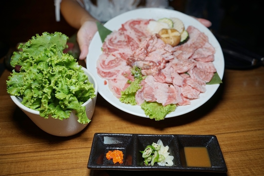 【台中西屯區燒肉推薦】超人氣逢甲燒肉 真正炭火燒肉 激推內藏燒肉 Hi燒肉!青海創始店