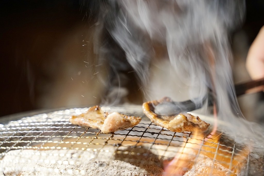 【台中西屯區燒肉推薦】超人氣逢甲燒肉 真正炭火燒肉 激推內藏燒肉 Hi燒肉!青海創始店