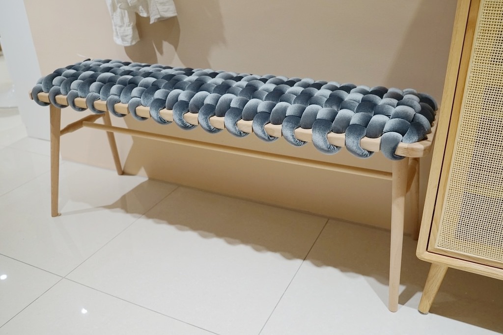 【設計家具推薦】DOLCE FAR NIENTE 無所事事的美好 Knots Studio Velvet Woven Bench 天鵝絨編織長凳