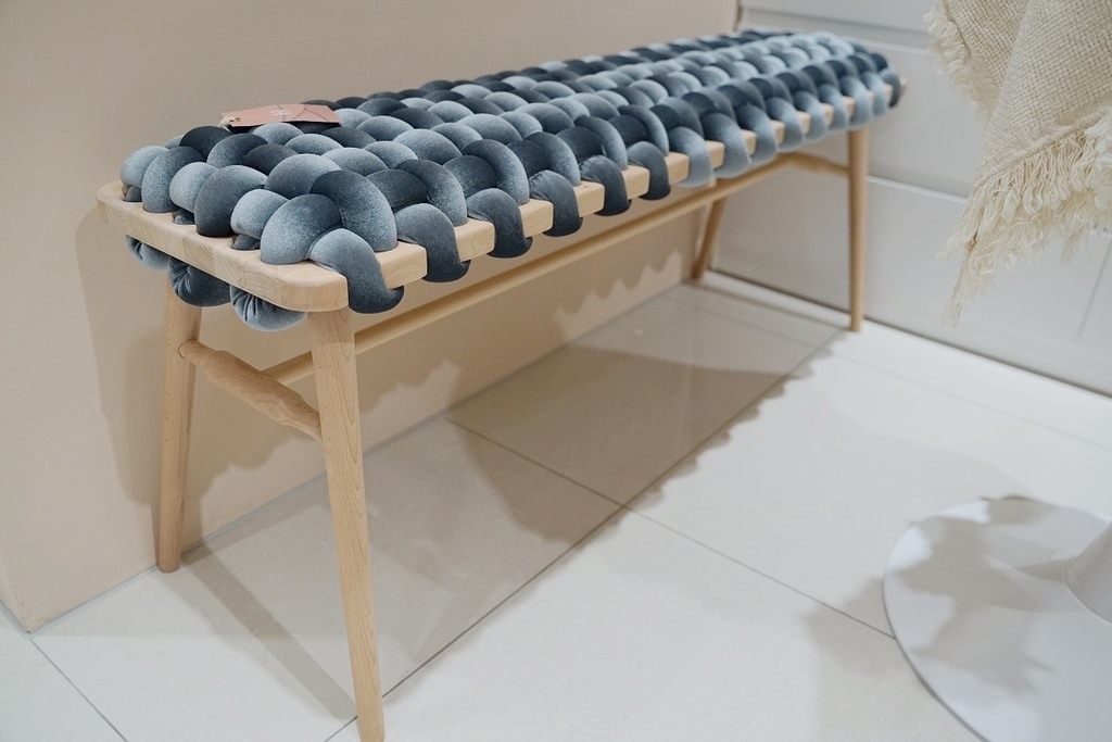 【設計家具推薦】DOLCE FAR NIENTE 無所事事的美好 Knots Studio Velvet Woven Bench 天鵝絨編織長凳
