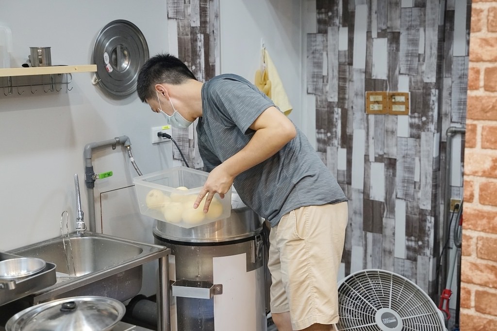 【新竹城隍廟美食推薦】現點現切現炸洋芋片 獨特灑粉沾醬更美味 ToBe+ 兔彼炸物新竹店