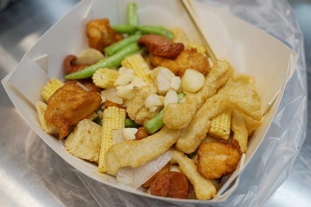 【新竹城隍廟美食推薦】現點現切現炸洋芋片 獨特灑粉沾醬更美味 ToBe+ 兔彼炸物新竹店