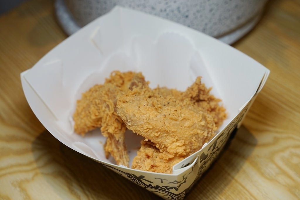 【新竹城隍廟美食推薦】現點現切現炸洋芋片 獨特灑粉沾醬更美味 ToBe+ 兔彼炸物新竹店