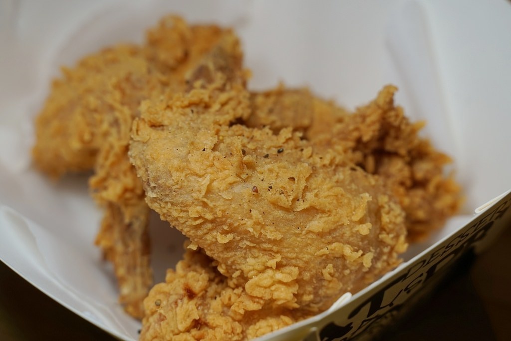 【新竹城隍廟美食推薦】現點現切現炸洋芋片 獨特灑粉沾醬更美味 ToBe+ 兔彼炸物新竹店