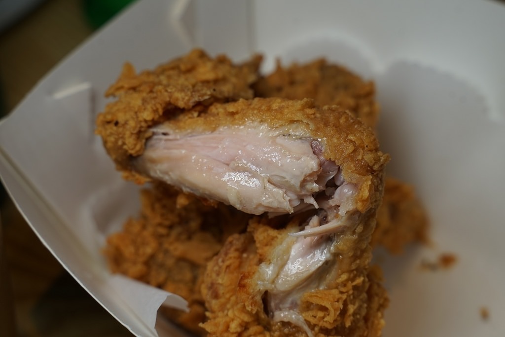 【新竹城隍廟美食推薦】現點現切現炸洋芋片 獨特灑粉沾醬更美味 ToBe+ 兔彼炸物新竹店