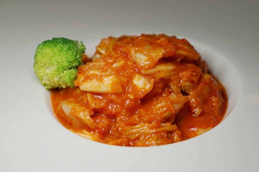 【宜蘭礁溪烤雞推薦】皮脆肉嫩苗栗黑羽土雞 免費停車網美用餐環境 皇家花園餐廳