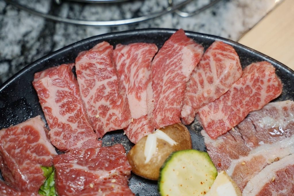 【高雄左營燒肉推薦】高雄內臟燒烤第一品牌 高雄日式燒肉好選擇 i燒肉炭火內臟啤酒專賣店