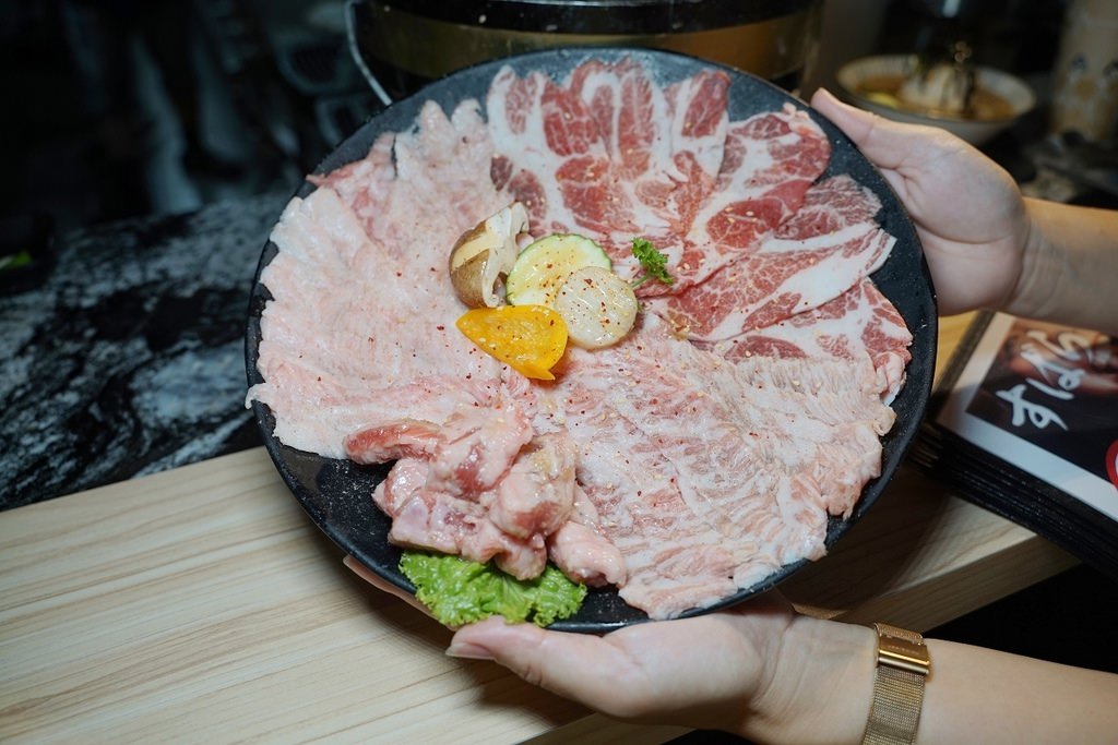 【高雄左營燒肉推薦】高雄內臟燒烤第一品牌 高雄日式燒肉好選擇 i燒肉炭火內臟啤酒專賣店