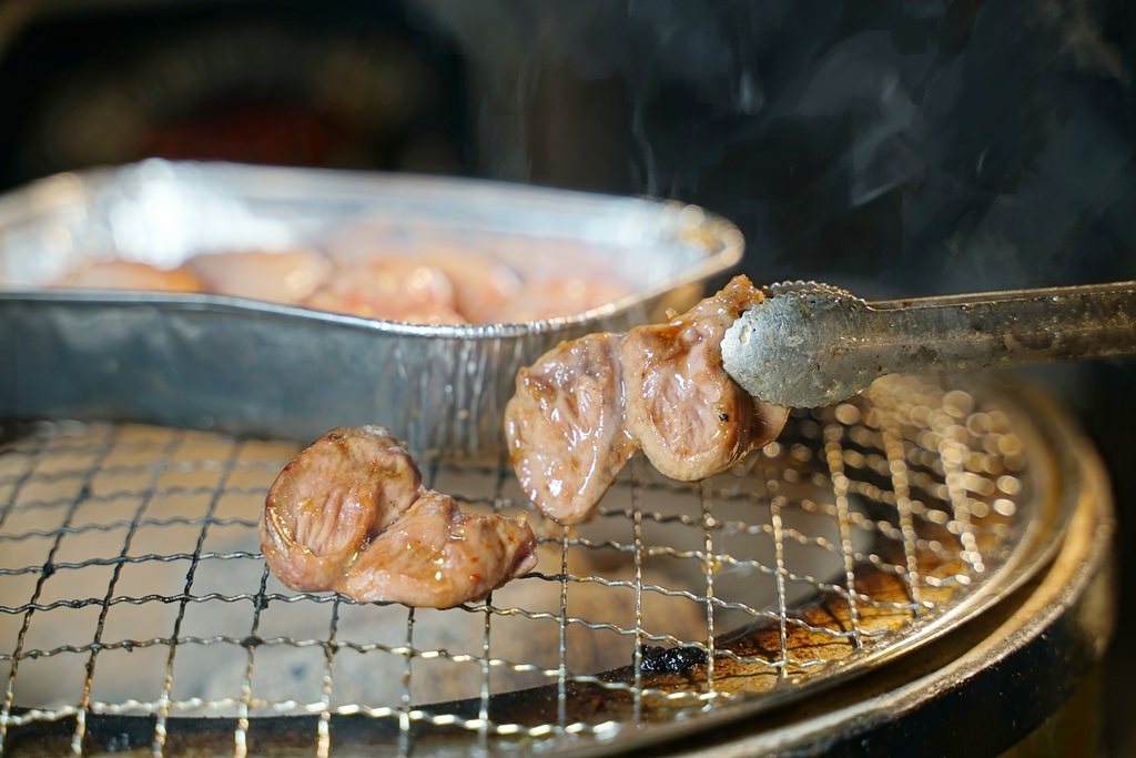 【高雄左營燒肉推薦】高雄內臟燒烤第一品牌 高雄日式燒肉好選擇 i燒肉炭火內臟啤酒專賣店
