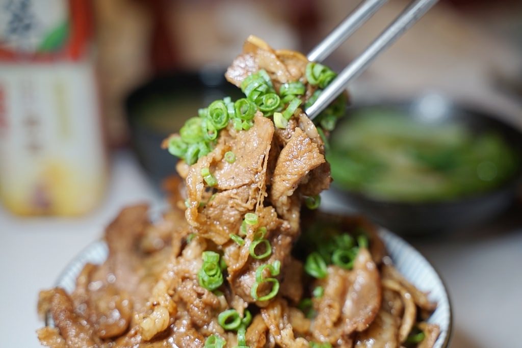 【中壢燒肉丼推薦】大江購物中心美食好選擇 超多肉肉牛野郎丼 燒丼株式會社中壢大江店