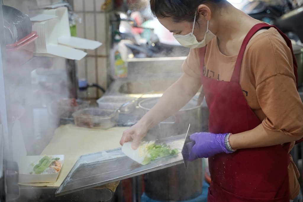 【桃園廣東腸粉推薦】南門市場超人氣美食 現點現蒸口感軟嫩 南門第一家廣東腸粉