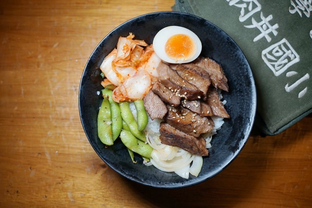 【台北內湖丼飯推薦】小學教室用餐環境 高CP值好吃丼飯 小學日燒肉丼食堂內湖店