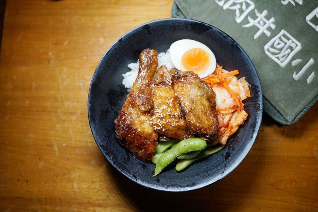 【台北內湖丼飯推薦】小學教室用餐環境 高CP值好吃丼飯 小學日燒肉丼食堂內湖店