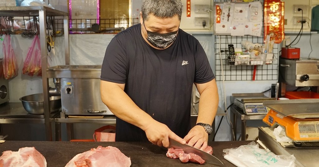 【台北成功市場豬肉攤推薦】台灣本土黑毛猪 店家自製熟食手工丸類 A88生鮮黑毛豬